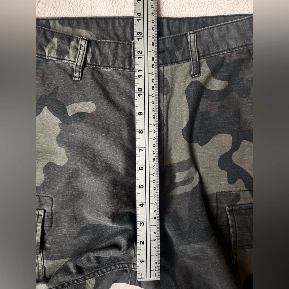 Levi Straus & Co Two Horse Brand Carrier Cargo Shorts Men Size 33